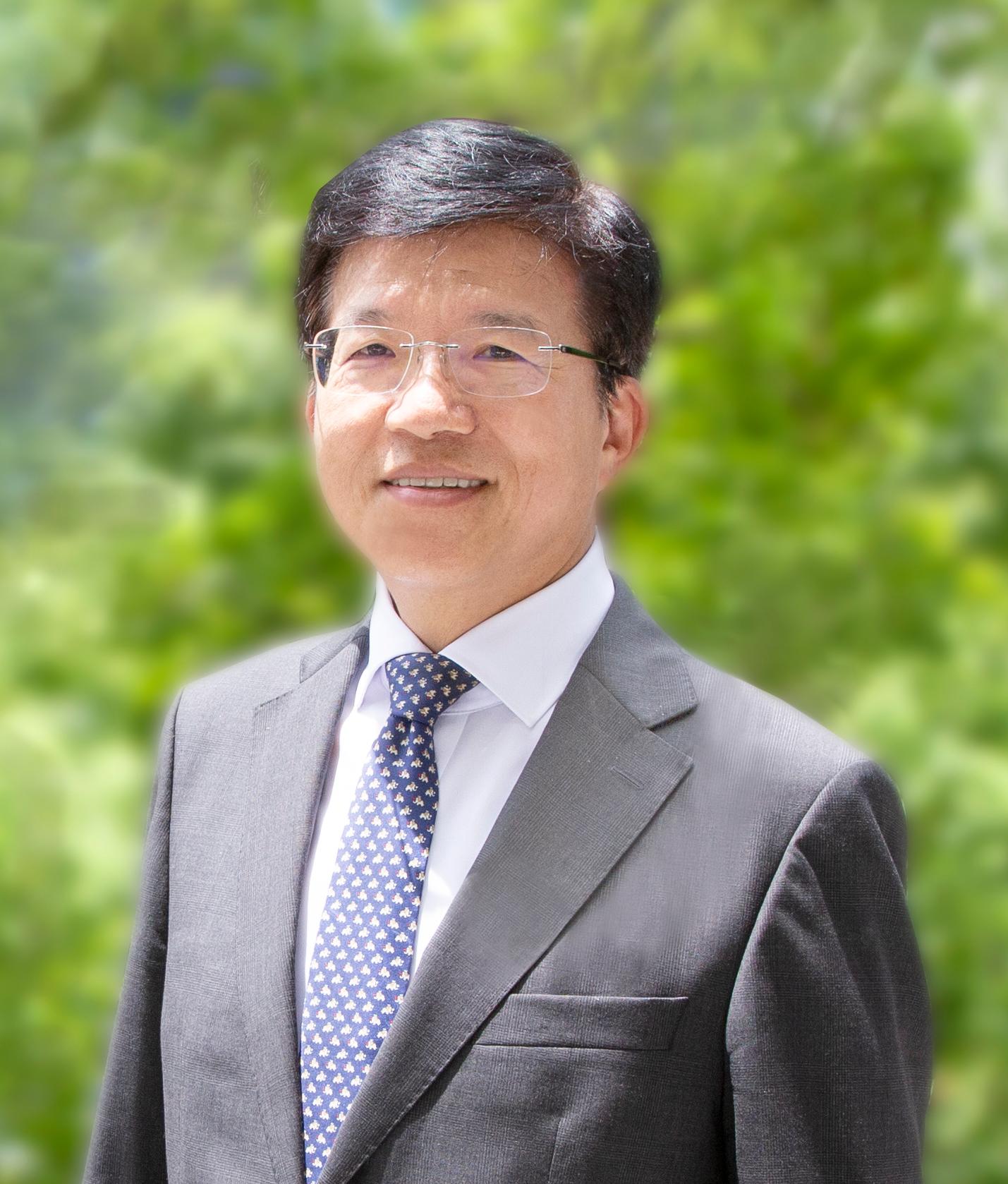 Chairperson, Kuang-Hua Hu